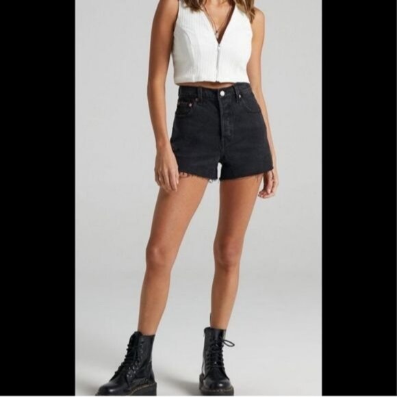 Levi's Pants - Levi 32 Ribcage shorts high waist cutoff black denim jean